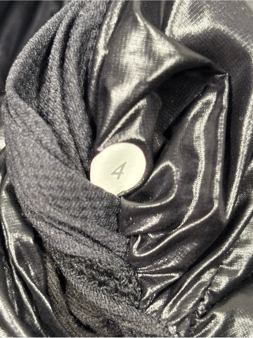 Lululemon Fluffin Awesome Vest Women’s Size 4 Shine Black Goose Down Puffer - Picture 6 of 12